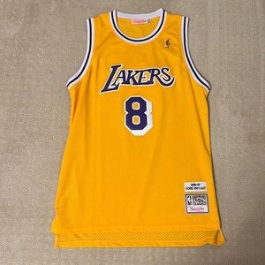 Kobe Bryant Los Angeles Lakers hardwood classics jersey
